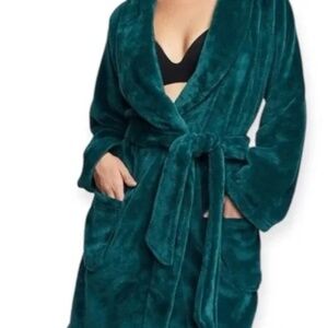 Victoria Secret Teal Velvet Robe. XS/S Limited Edition Color